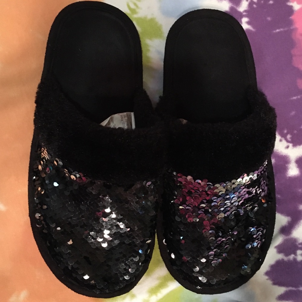 Woman’s Slippers black and silver sequin